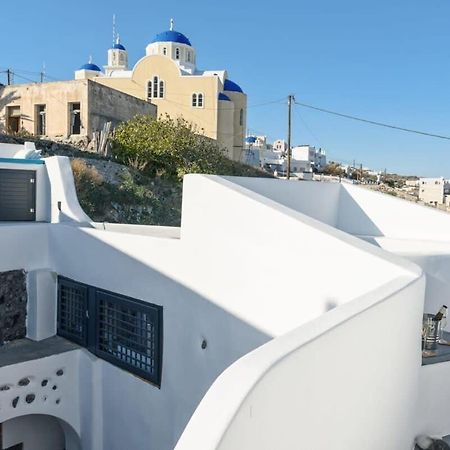 Santorini Traditional Apt With Private Hot Tub Apartment Фира Екстериор снимка